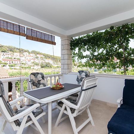 Apartments Mare Postira Luaran gambar