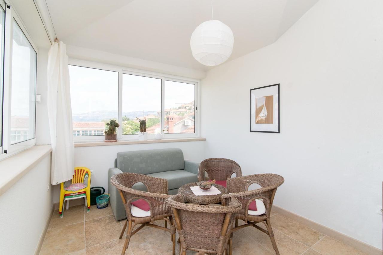 Apartments Mare Postira Luaran gambar