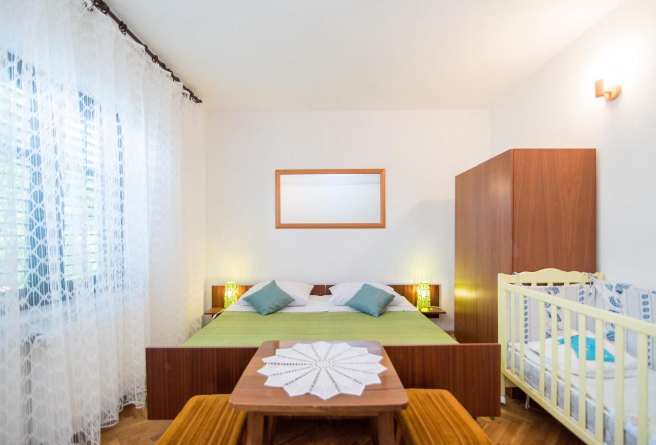 Apartments Mare Postira Luaran gambar
