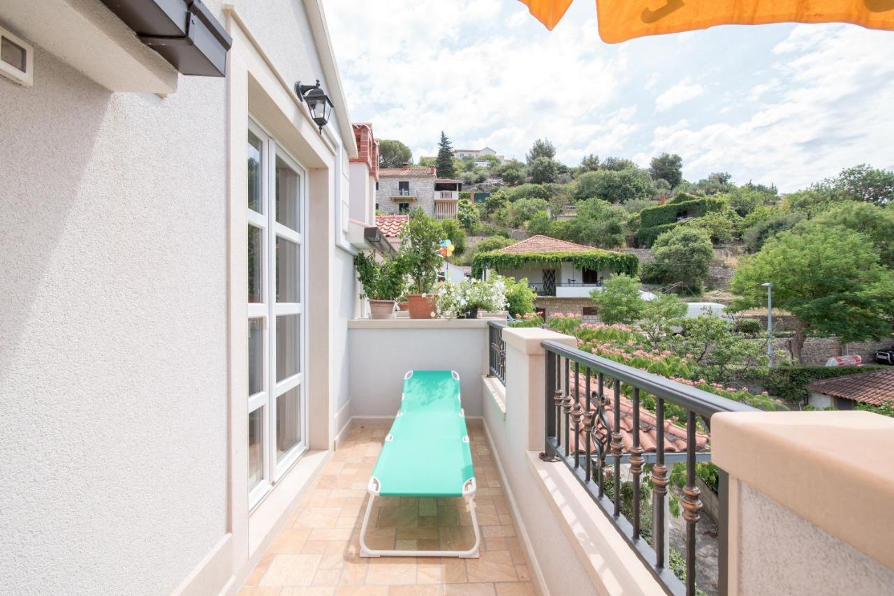 Apartments Mare Postira Luaran gambar