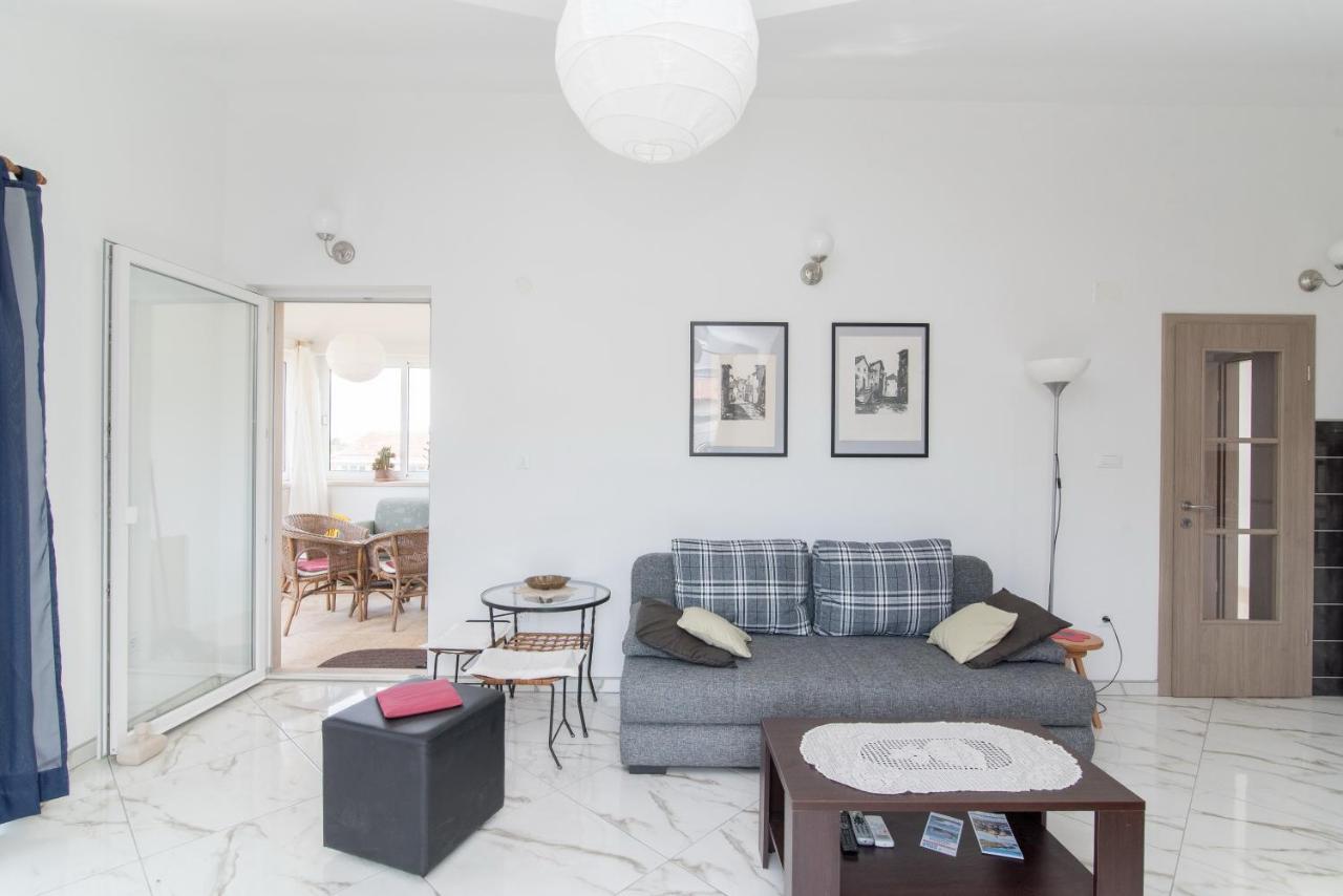 Apartments Mare Postira Luaran gambar
