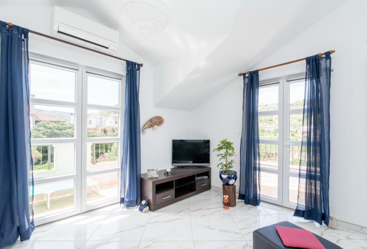 Apartments Mare Postira Luaran gambar