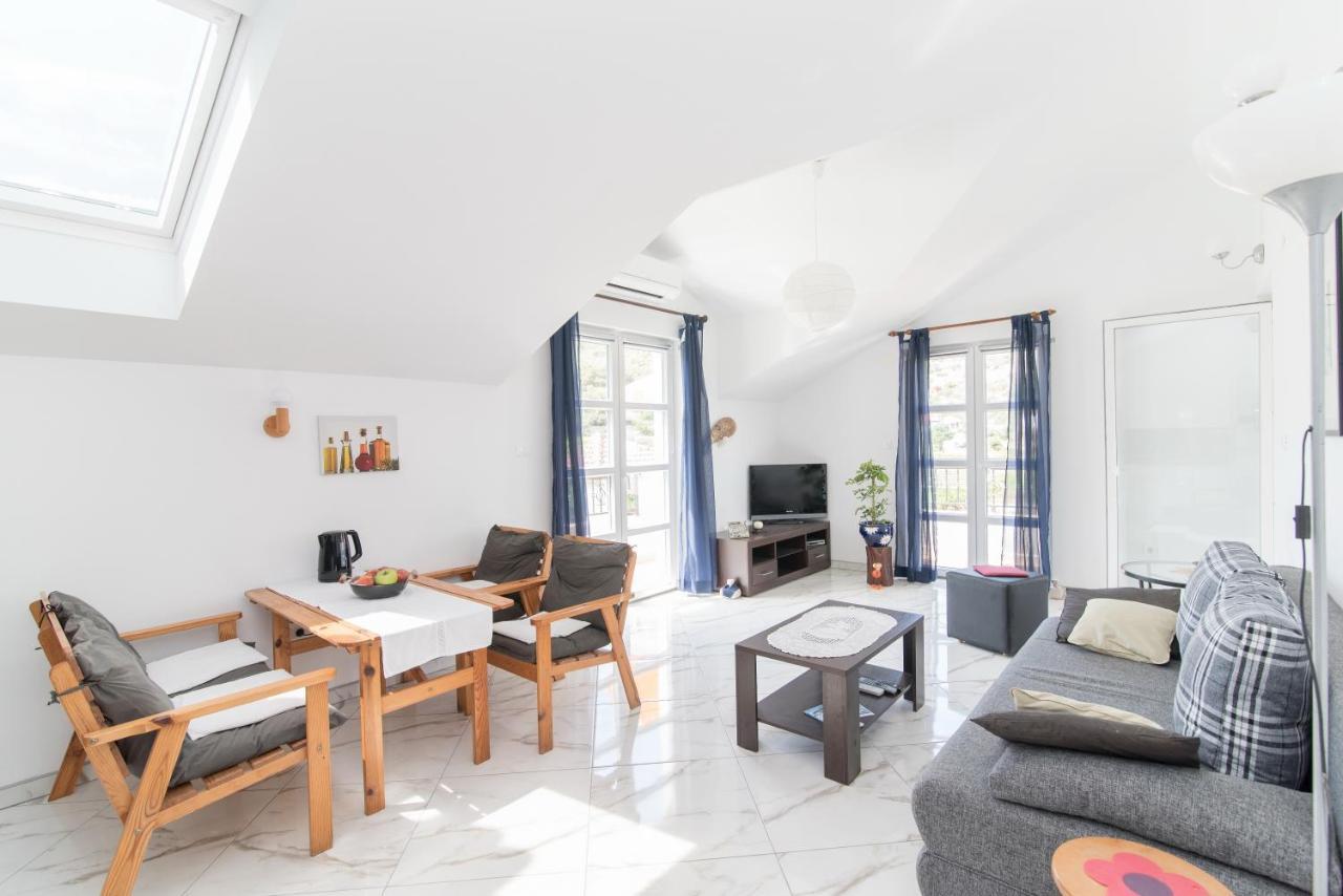 Apartments Mare Postira Luaran gambar