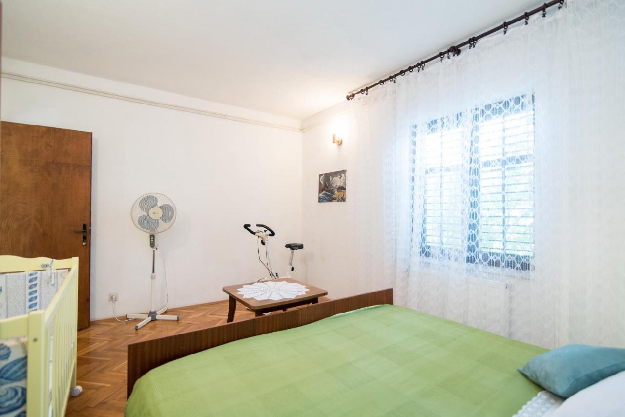 Apartments Mare Postira Luaran gambar