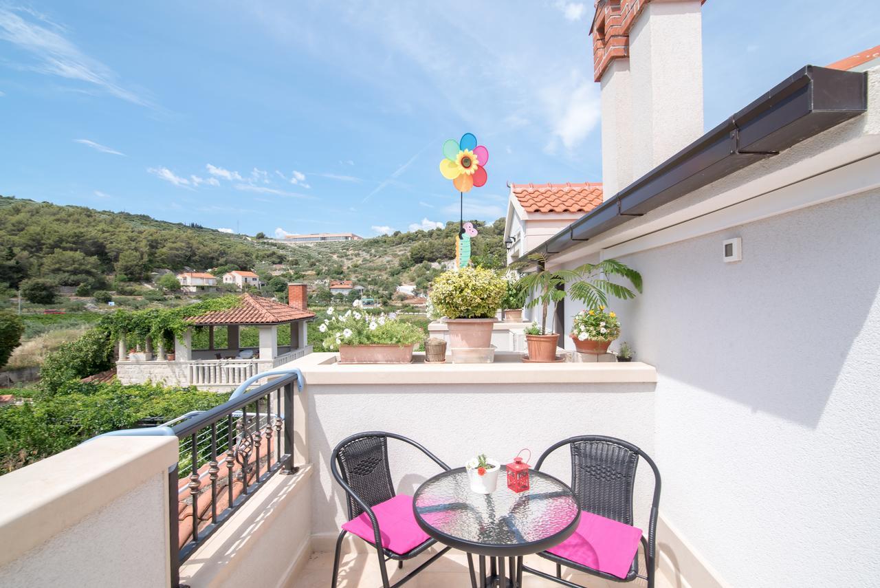 Apartments Mare Postira Luaran gambar