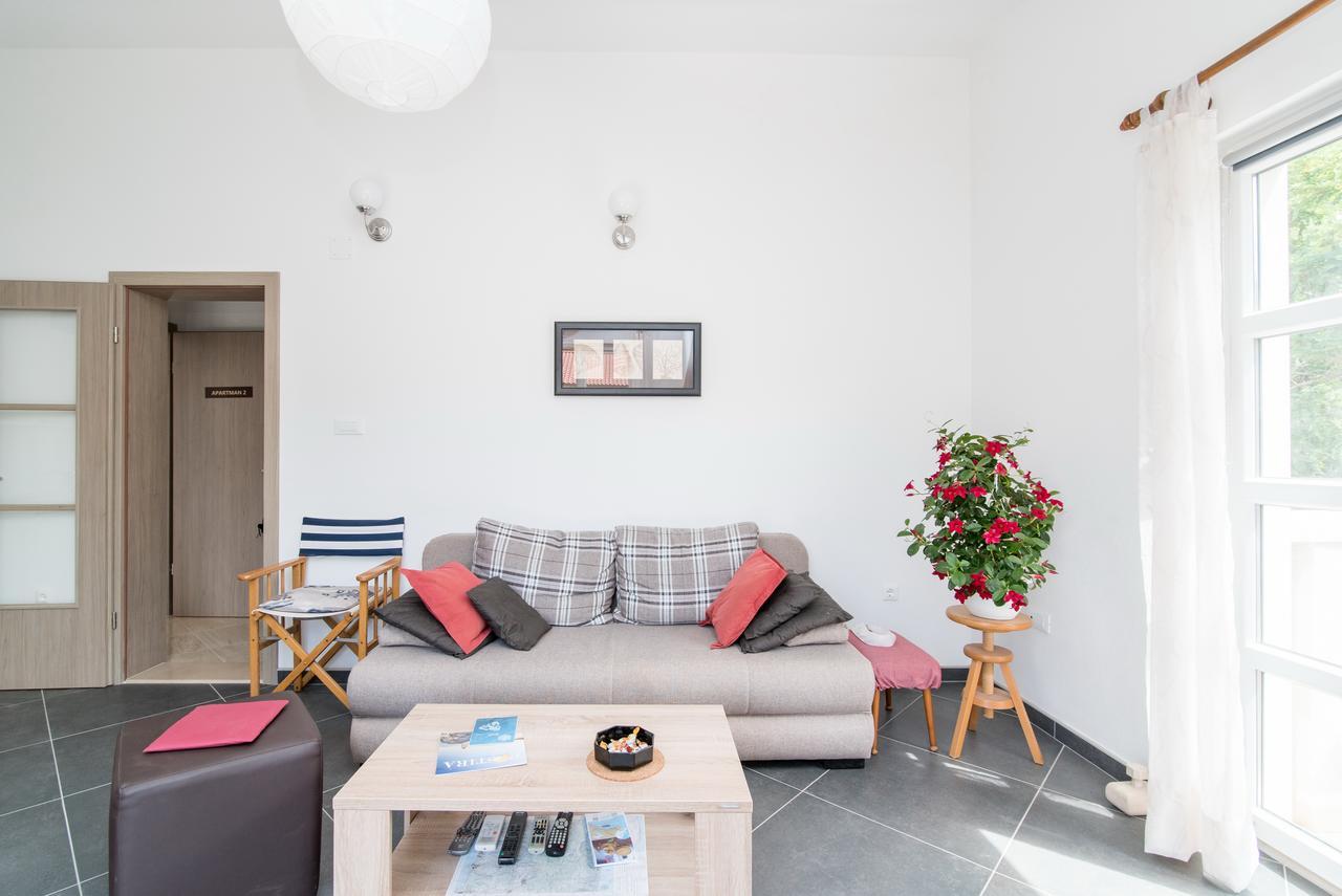 Apartments Mare Postira Luaran gambar